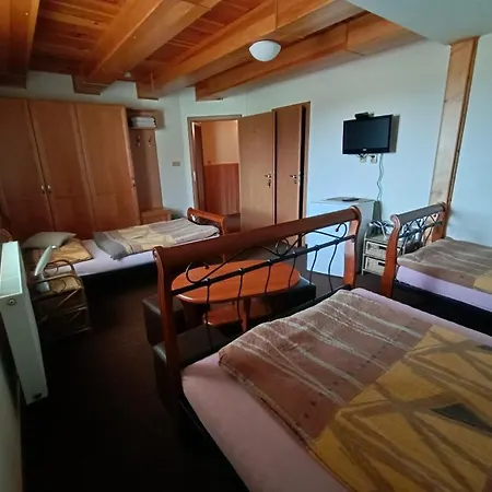 Nové Dvory Pensión 4*